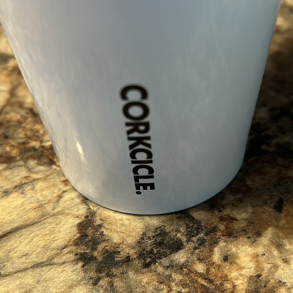 NWT Corkcicle Tumbler 24 Oz. Works For Hot or Cold - Picture 3 of 6